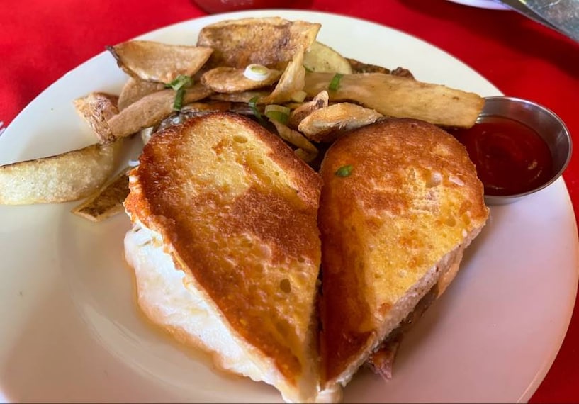 Halifax_Le_Bistro_by_Liz_9