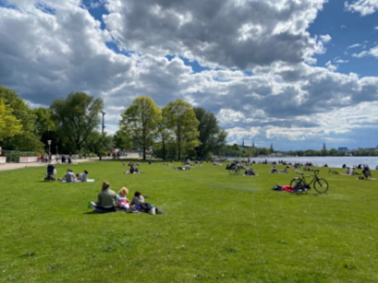 Hamburg_Alsterwiese_Schwanenwik_2