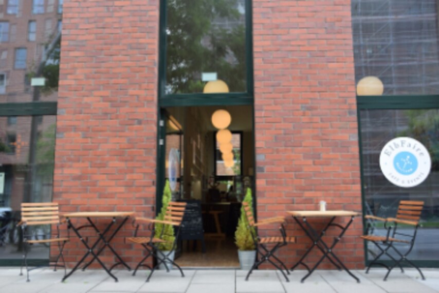 Hamburg_Cafe_Elbfaire_1