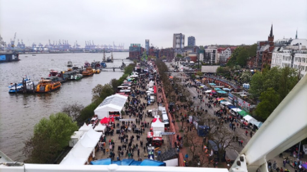 Hamburg_Elbe_Promenade_6