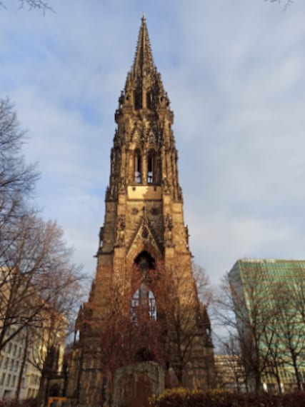 Hamburg_St_Nikolai_Memorial_6