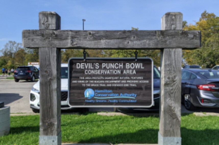 Hamilton_Devils_Punchbowl_Conservation_Area_10