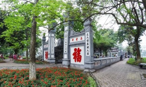 Ngoc Son Temple