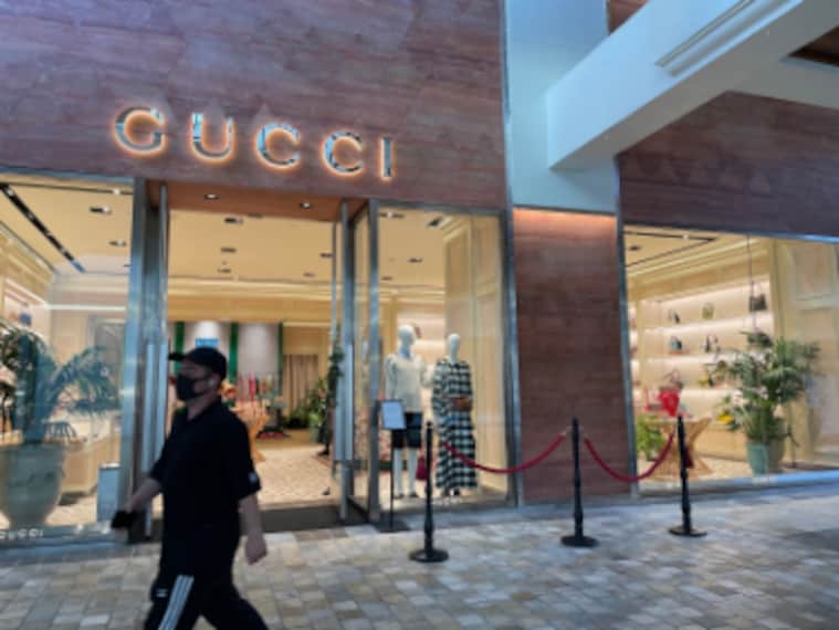 Hawaii_Ala_Moana_Center_1