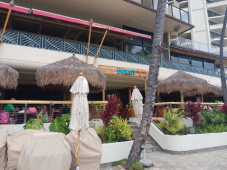 Hawaii_Dukes_Waikiki_1