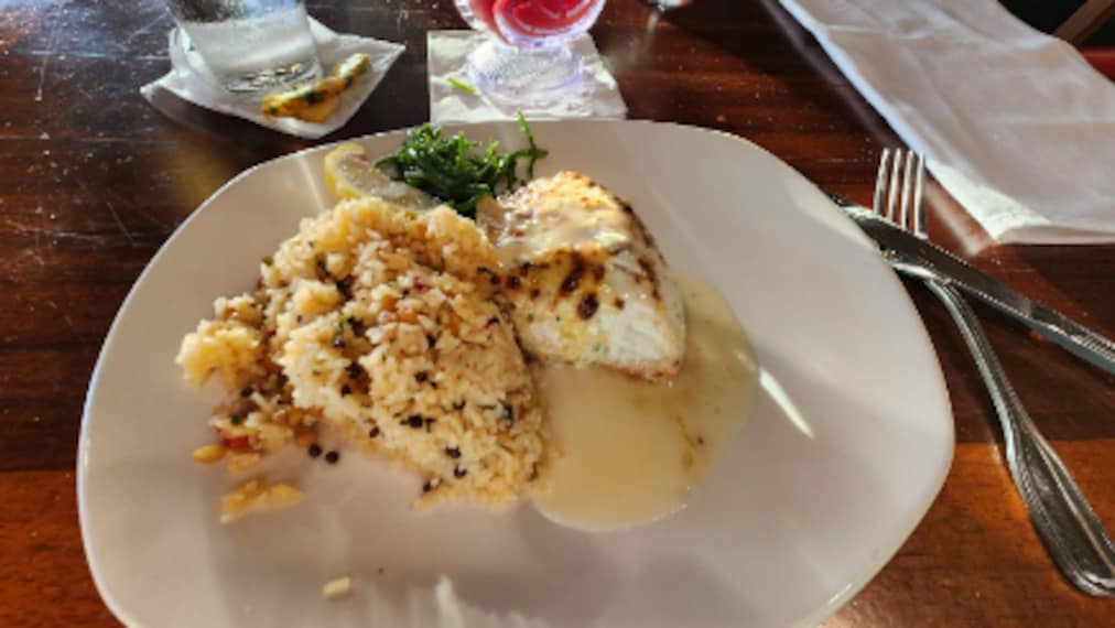 Hawaii_Dukes_Waikiki_9