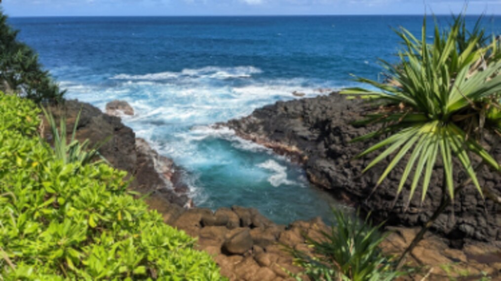 Hawaii_Queens_Bath_3