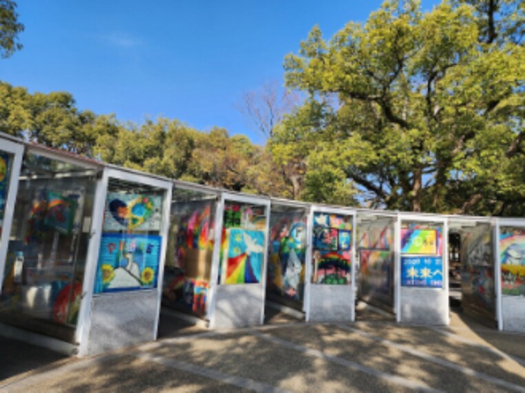 Hiroshima_Childrens_Peace_Monument_2