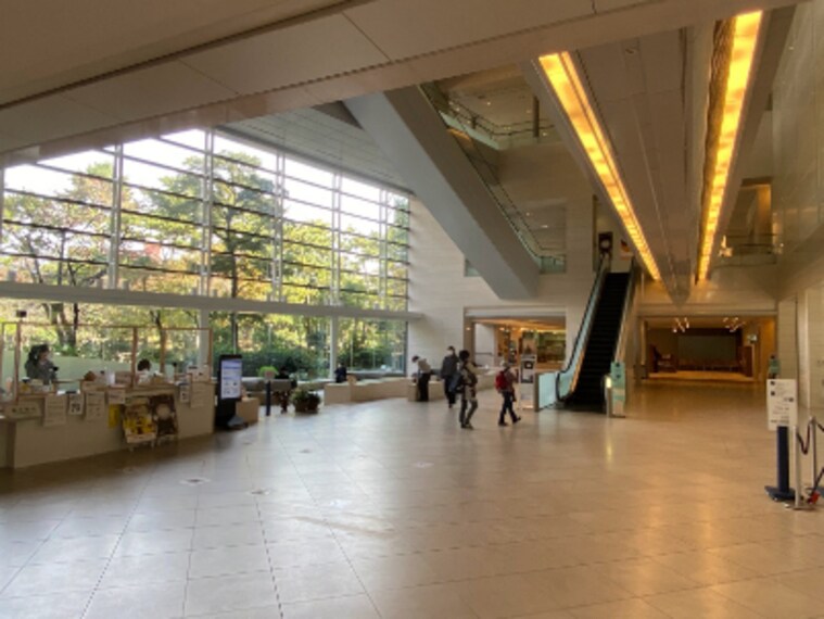 Hiroshima_Prefectural_Art_Museum_2