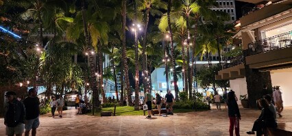 Honolulu_Play_Bar_Night_Club_Waikiki_2