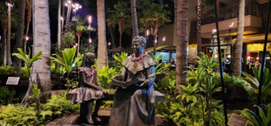 Honolulu_Play_Bar_Night_Club_Waikiki_7