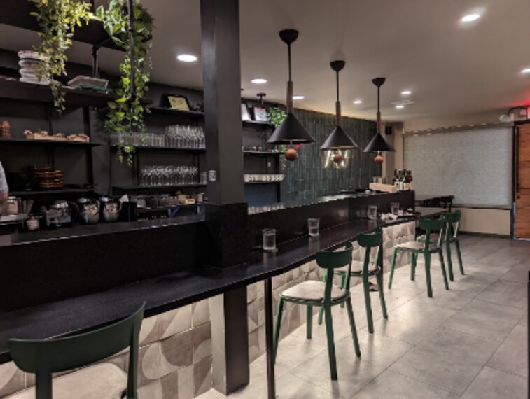 Honolulu_AV_Restaurant_1