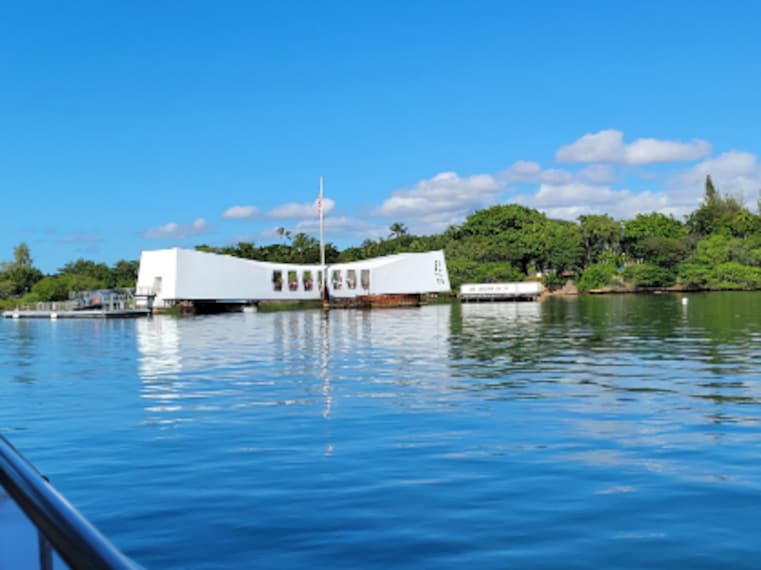 Honolulu_Arizona_Memorial_2