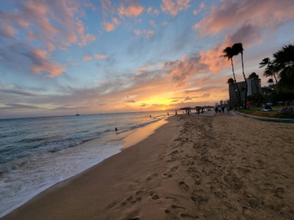 Fort DeRussy Beach Park