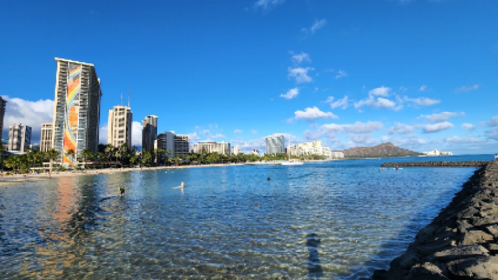 Honolulu_Kahanamoku_Beach_1