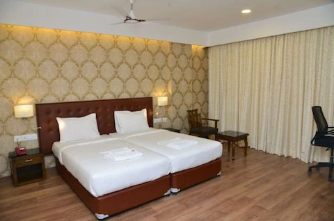 Thechi Hotels