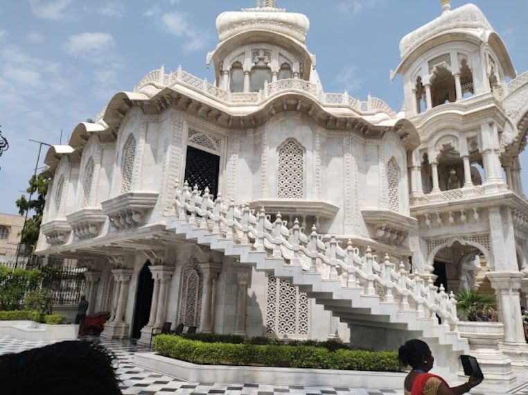 Iskcon_Krishna_Balarama_Temple_2