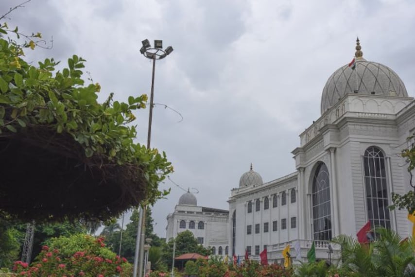 Hyderabad Salar Jung Museum Landscape Image