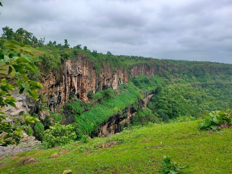 Gidiya_Khoh_Waterfall_3