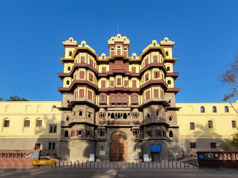 Rajwada_Palace_1