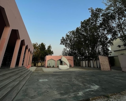 Hafez Gallery