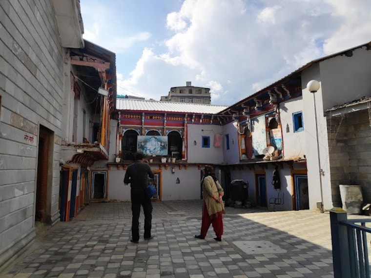 Gari_Bhavani_Temple_1