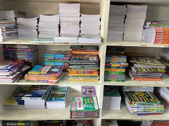 New_Sri_Vasavi_Book_Centre_2