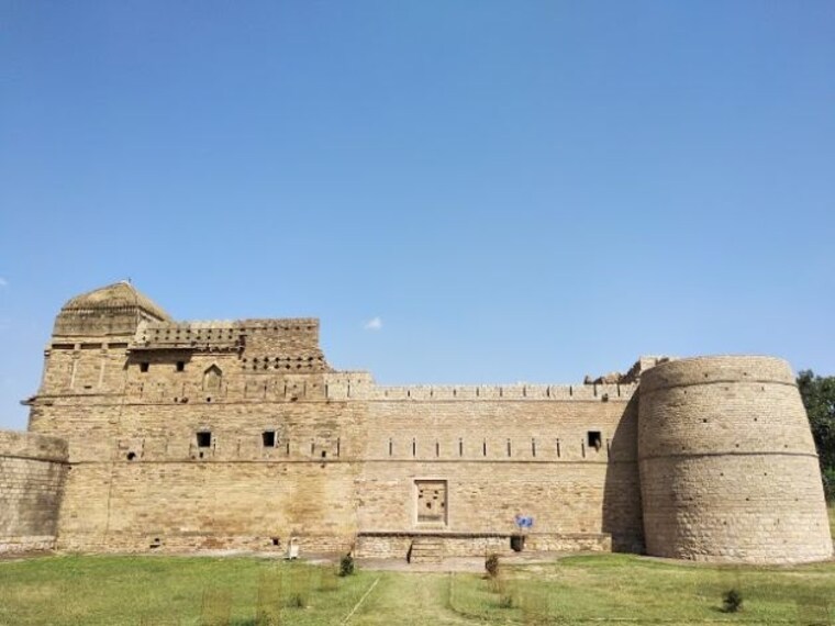 Karjat Chanderi Fort Landscape Image