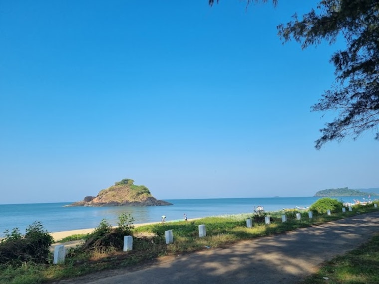 Majali_Beach_1