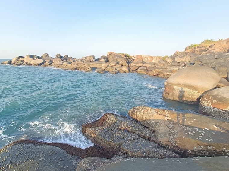 Oyster_Rock_Lighthouse_2