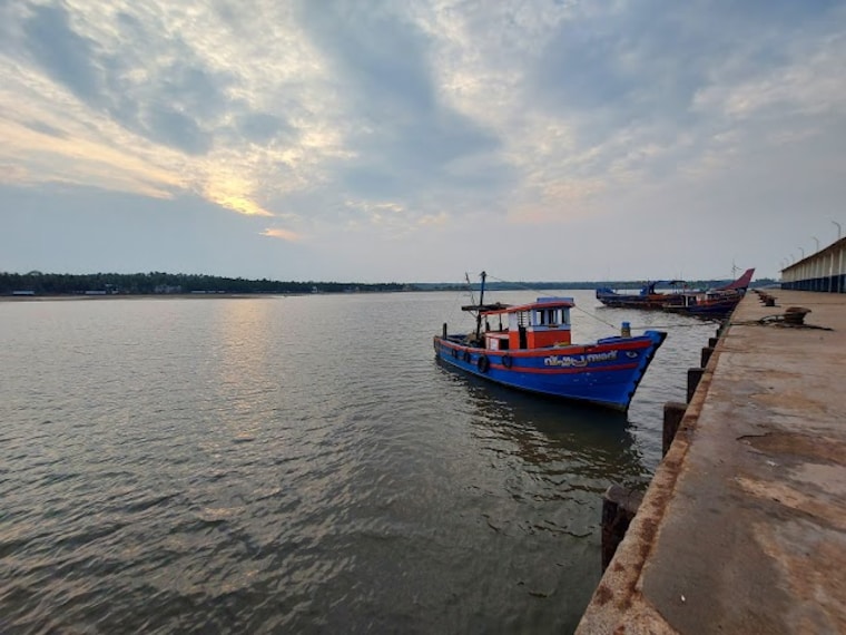 Nellikunnu_Beach_1