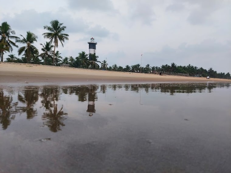 Nellikunnu_Beach_2