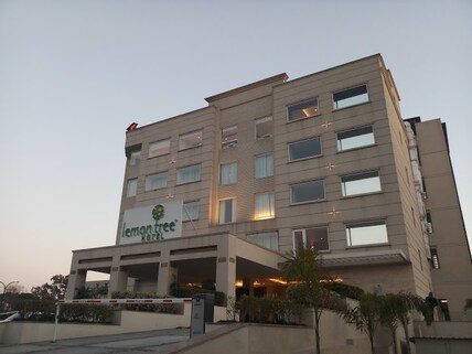 Citrus Cafe, Lemon Tree Hotel