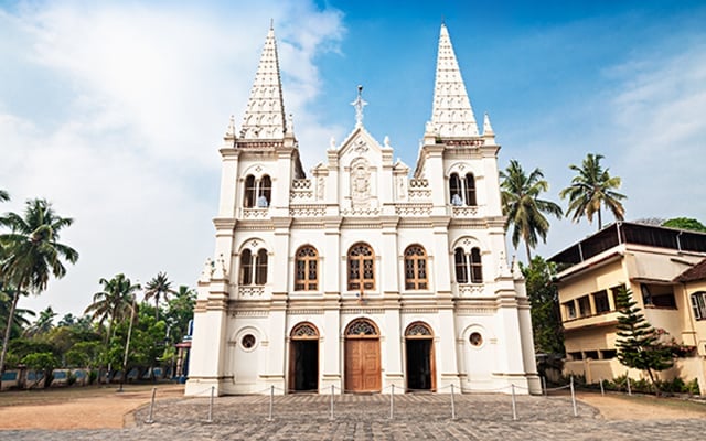 Kochi Santa Cruz Basilica Landscape Image