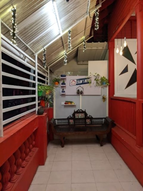 Zains Hotel