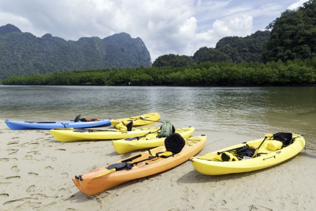 krabi_kayaking_in_ao_thalane_bay_2