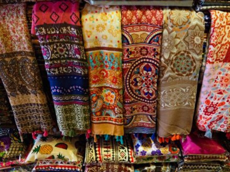 krabi_shopping_at_walking_street_5