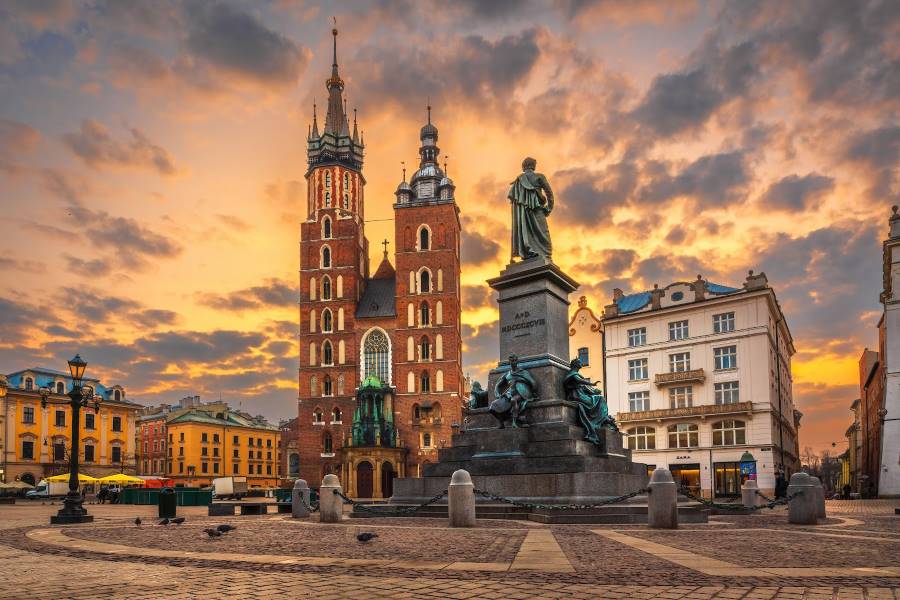 Krakow_Main_Market_Square_1