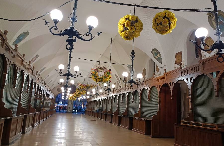Krakow_Main_Market_Square_5