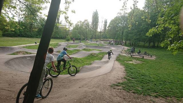 Krakow_Polish_Airmen_Park_2