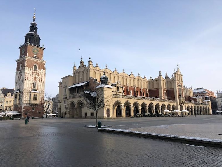 Krakow_Main_Market_Square_3