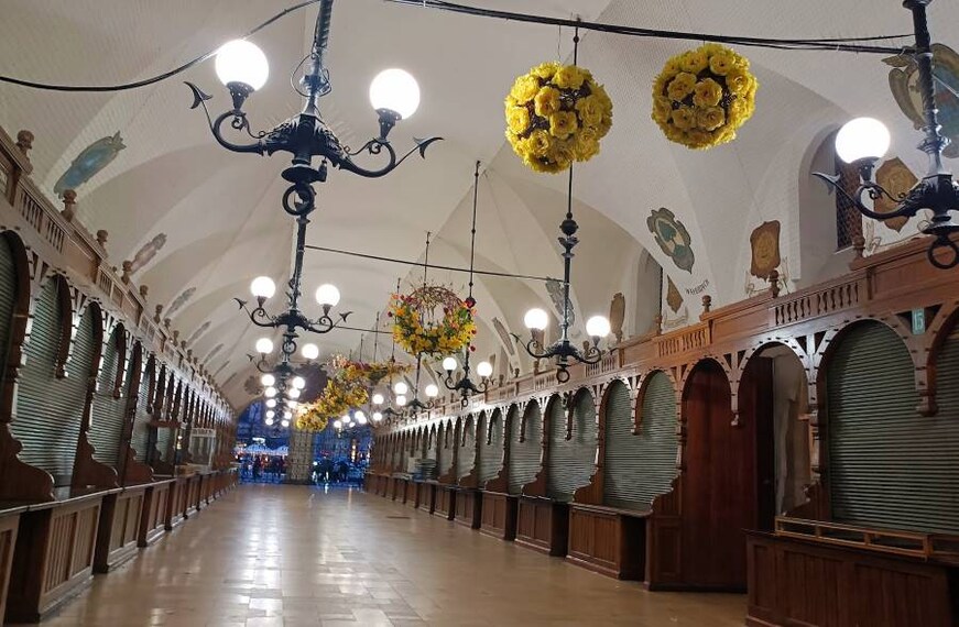 Krakow_Main_Market_Square_5