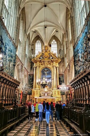 Krakow_Wawel_Cathedral_3