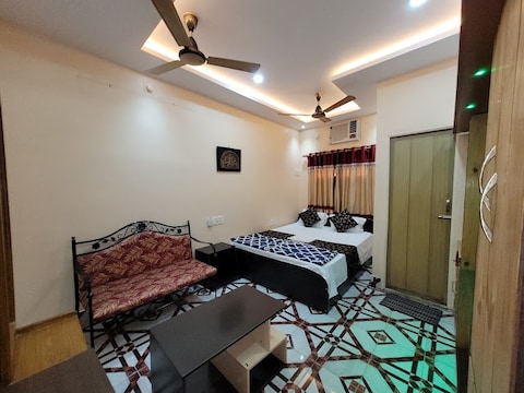 Krishnanagar Guest House