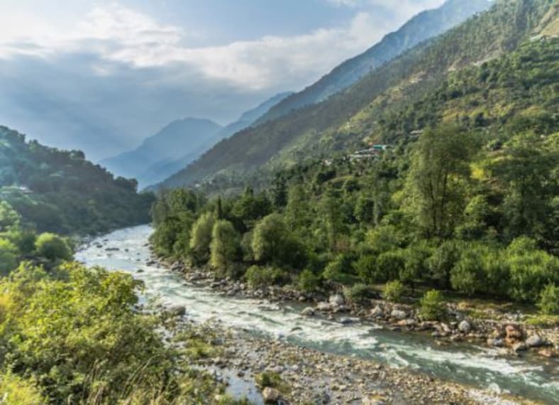 kullu_tirthan_valley