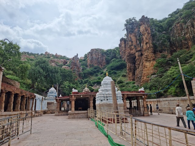 Sri_Yaganti_Swamy_Temple_1