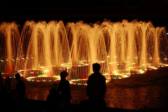 las_vegas_attend_the_light_sound_shows_at_bellagio