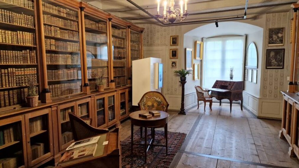 Lausanne_La_Sarraz_Castle_6