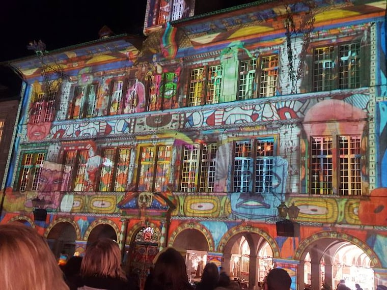 Lausanne_Place_de_la_Palud_10