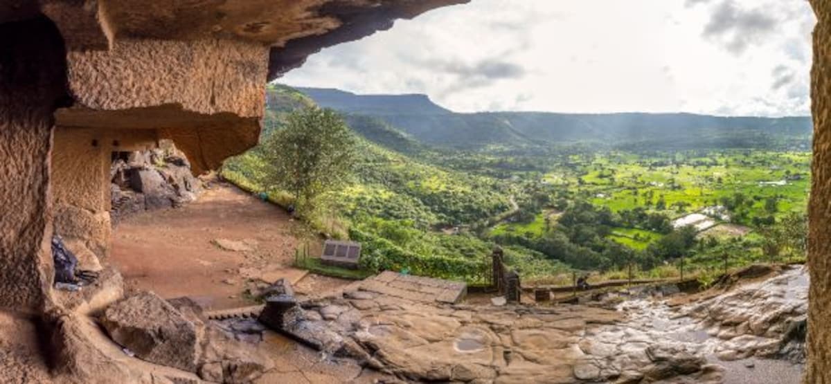 karla_and_bhaja_caves_5